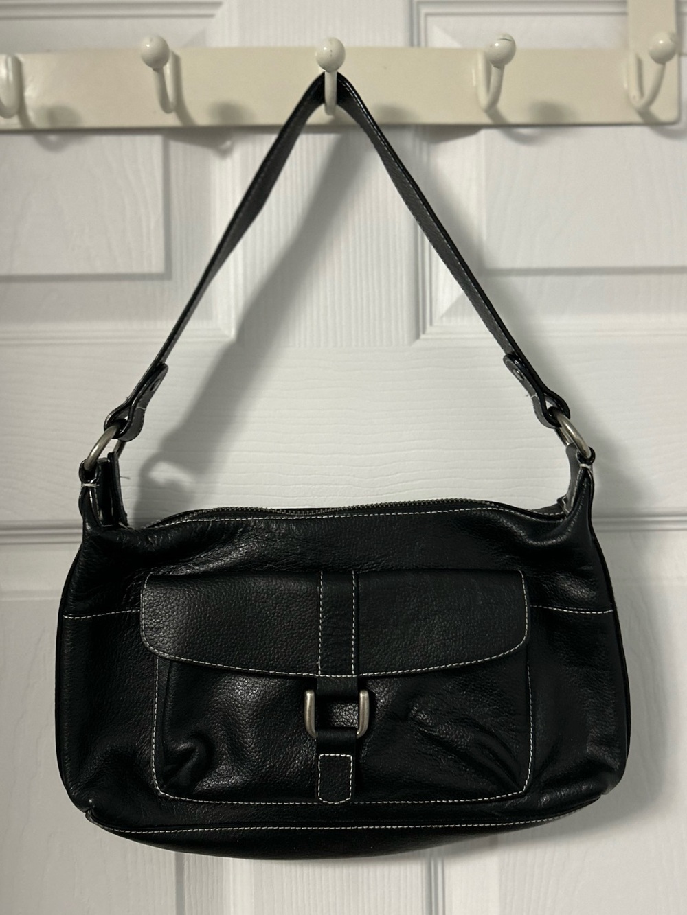 Roots Black Leather Shoulder Bag with Front Buckle